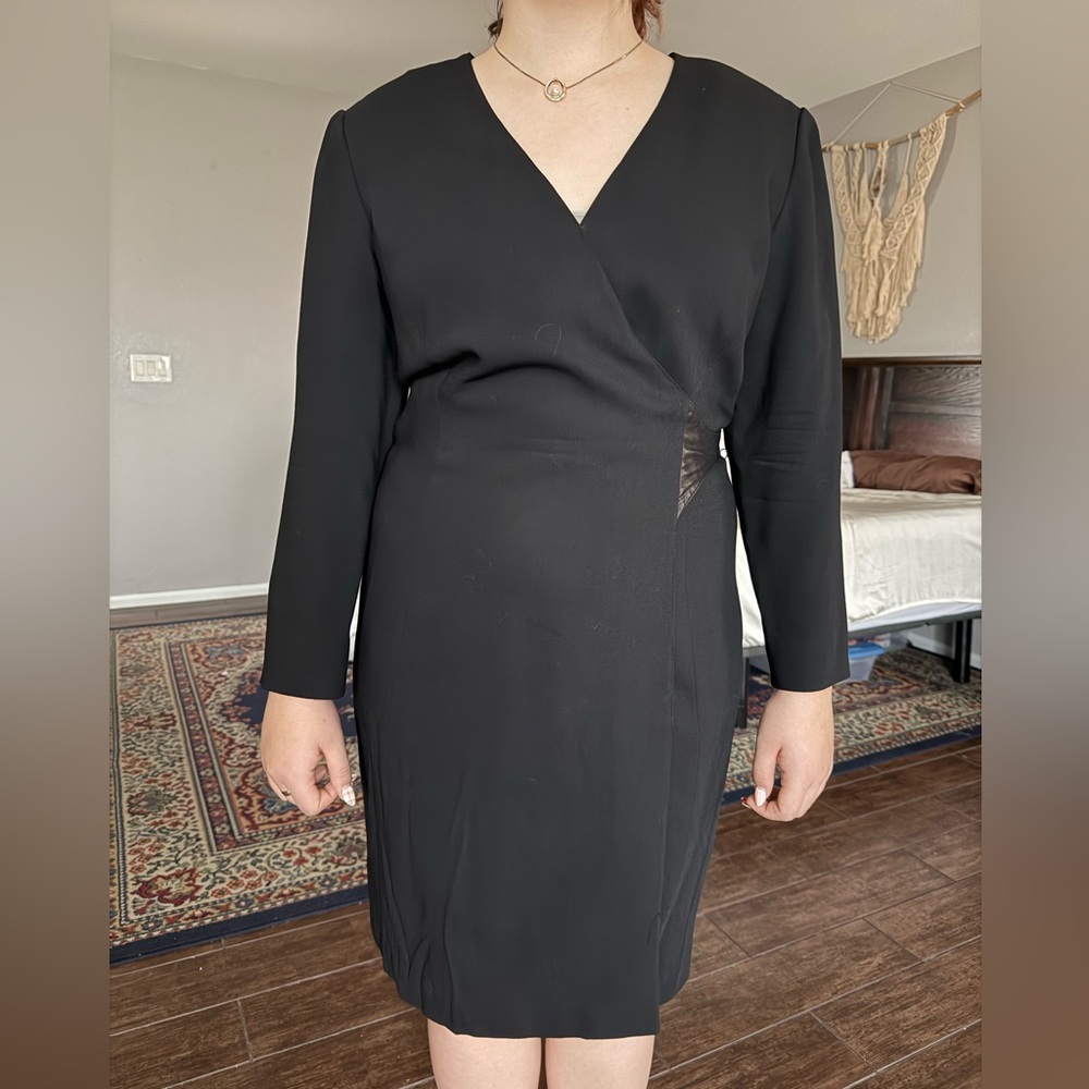 Oscar de la Renta Black Wool Wrap Dress Size 14 Leather Belt Detail